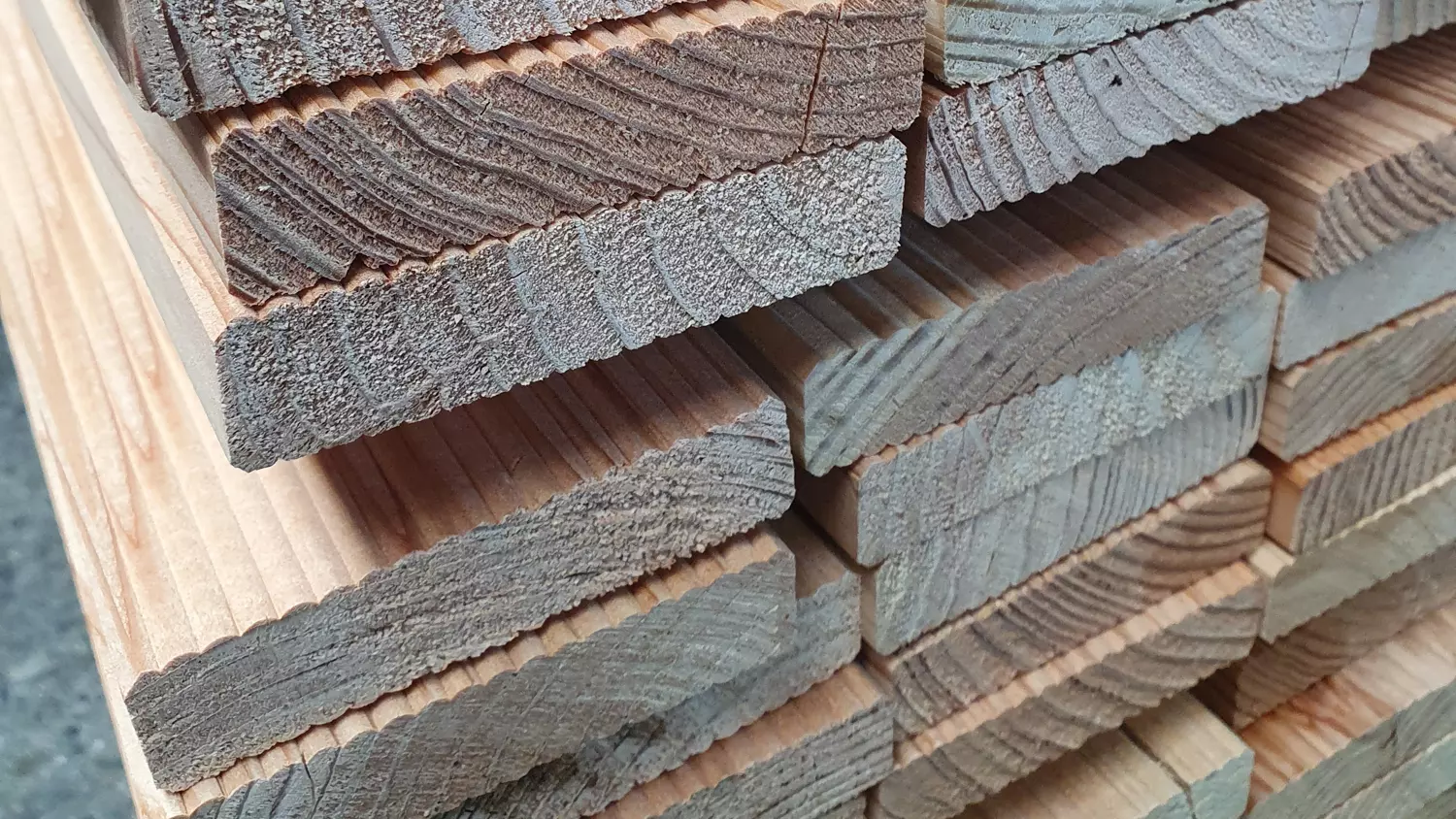AKTION Terrassendiele deutsche Lärche 20x95mm, Länge 2,00m, fein/fein, A/B/C unsortiert