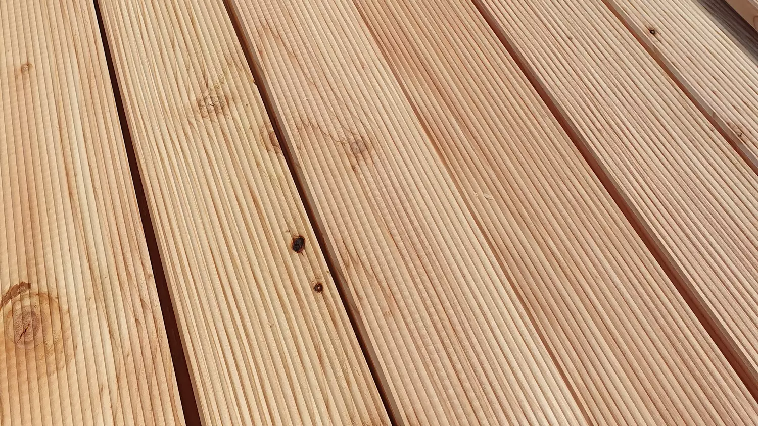 AKTION Terrassendiele deutsche Lärche 20x95mm, Länge 2,00m, fein/fein, A/B/C unsortiert